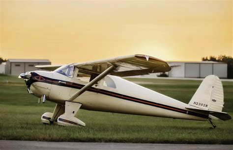 LOCKHEED "JETSTAR" - Plane & Pilot Magazine