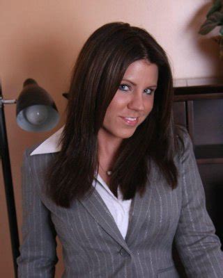 Pictures Of Teen Model Blueyed Cass Taking Her Clothes Off At Work Porn Pictures XXX Photos