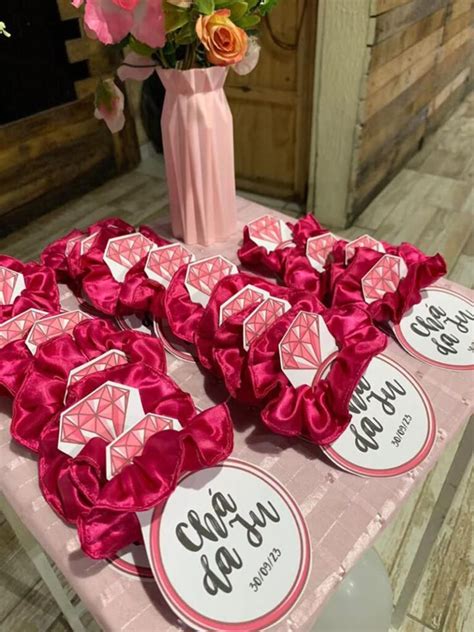 Conheça 20 brincadeiras chá de lingerie para animar a sua festa