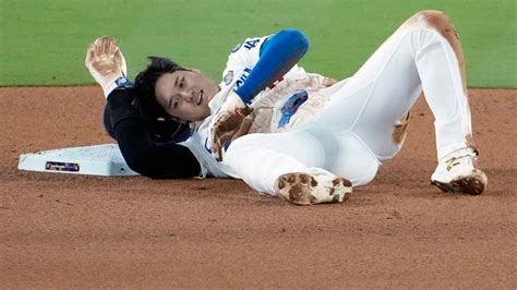 Shohei Ohtani Leaves World Series Game 2 With Injury After Failed Stolen Base Attempt Fox 24 Wtat