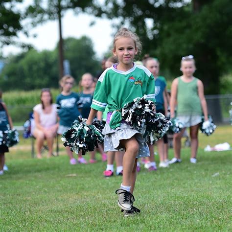 PICTURES: Philadelphia Eagles Cheerleaders Visit Bangor Slaters Youth ...