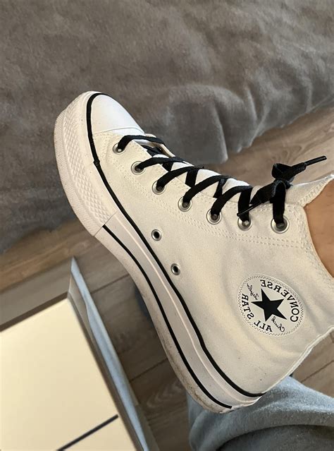 Which laces fits better? : r/Converse