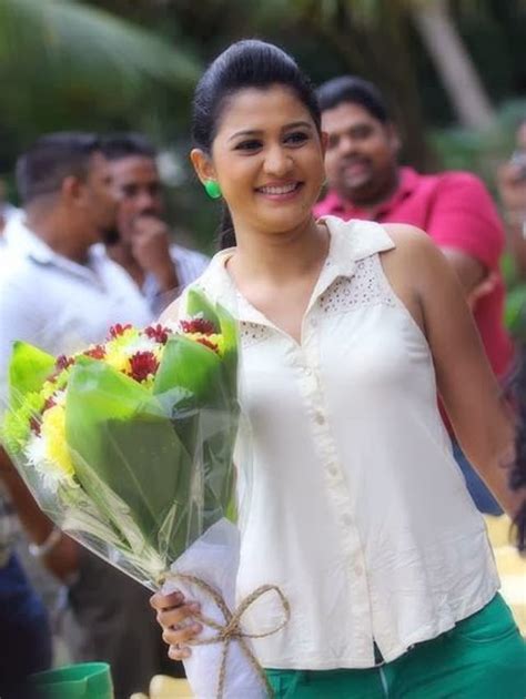 Ruwangi Rathnayake Hot Ceylon Hot