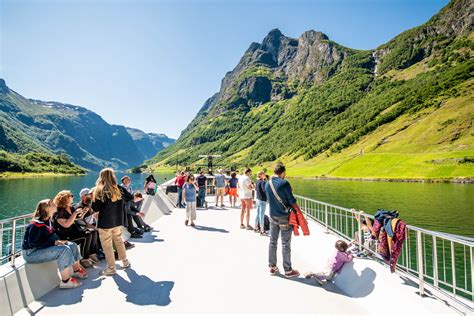 Flam Railway & Fjord Cruise Nærøyfjord | Norways best