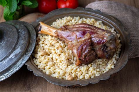 Premium Photo Turkish Foods Lamb Shank Tandoori On Bulgur Wheat Rice Turkish Name Bulgur