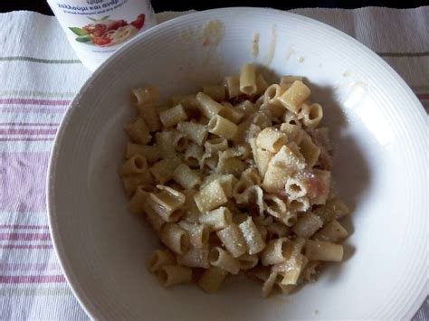 Макарошки с помидоркой и луком