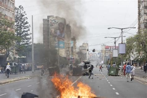 Folha De Maputo Not Cias Nacional Nyusi E Ven Ncio Mondlane