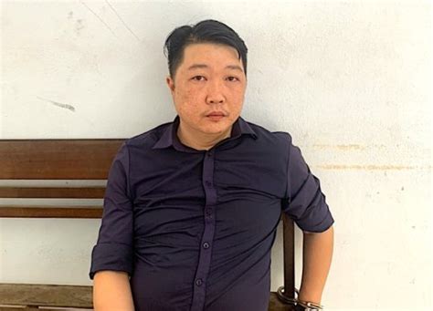 Sỹ diện với hot gilr phóng xe đầu trần lao vào cảnh sát Pháp luật Việt Giải Trí