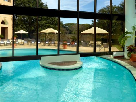 Top 8 Austin Hotels With Indoor Pools (Family-Friendly) – Trips To Discover