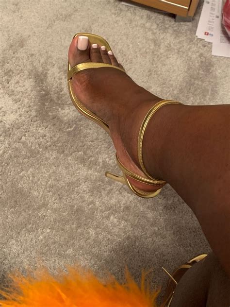 French Tips Dark Skin Toe Nail Color Cute Toe Nails Cute Toes