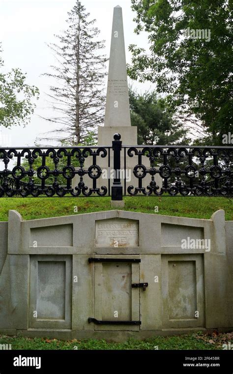 Mausoleum And Memorial Of Enoch Lincoln Governor Of Maine In 1827 1829