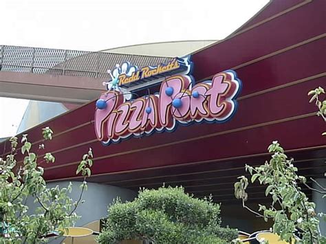 Disneyland Pictures / Pizzaport.jpg