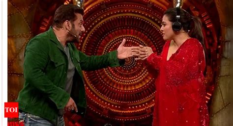 Kajol And Salman Khan Reunite On Sets Of A Reality Show Recreate Pyaar