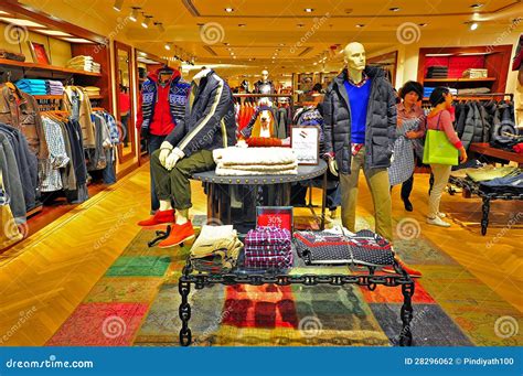 Tommy Hilfiger Outlet in Hong Kong Editorial Photography - Image of ...