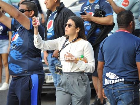 Qué hermosas Las aficionadas de Olimpia y Motagua que se robaron las