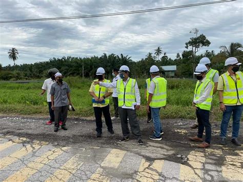 Datuk Julaihi Turun Padang Tinjau Perkembangan Projek Naik Taraf Jalan