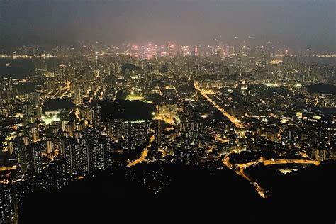 Lion Rock Hike: Hong Kong's Most Iconic Mountain! - LivingOutLau