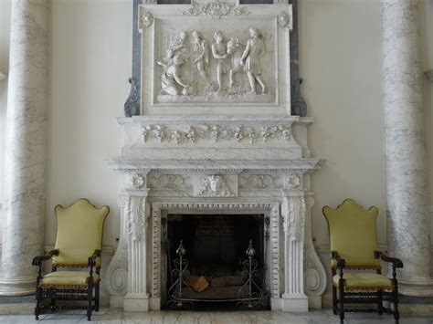 25+ Stunning Fireplace Mantel Shelf Ideas - DesignCanyon