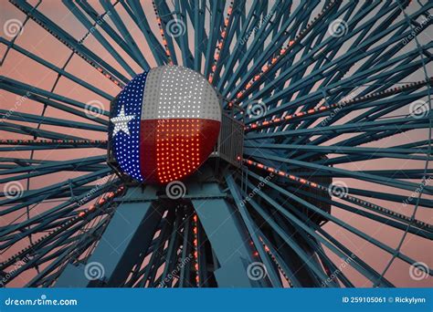 Texas Star on the Ferris Wheel Texas Star at the Texas State Fair in ...