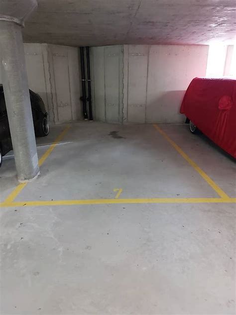 TIEFGARAGENPARKPLÄTZE in grosser Einstellhalle im Kanton Aargau mieten