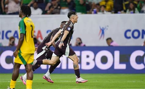 M Xico Logra Sufrida Victoria Ante Jamaica En Su Debut En Copa Am Rica