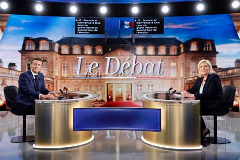 Photo D Bat T L Vis Entre Les Deux Candidats En Finale De L Lection