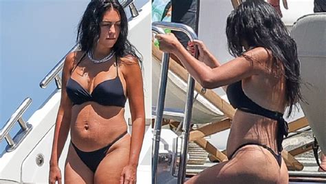 Georgina Rodr Guez Presume De Cuerpo En Bikini A Los Tres Meses De Dar