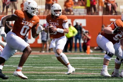 Texas Qb Quinn Ewers Injured In Game Vs Alabama