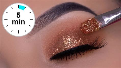 5 Minute Golden Glitter Eye Makeup Quick And Easy Youtube