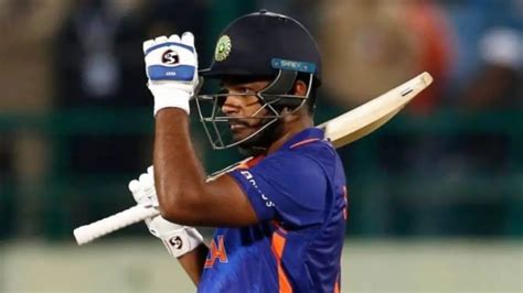 Ind Vs Sa Sanju Samson Came In To Bat In The 5th Over And Got His 100