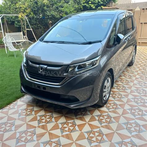 Honda Freed Hybrid G Honda Sensing For Sale In Lahore Pakwheels