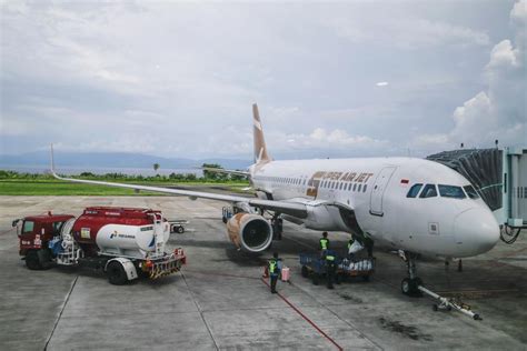 Pemerintah Resmi Turunkan Harga Tiket Pesawat Seluruh Bandara Saat