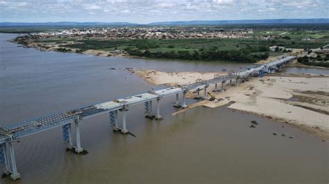 Ponte ligando Barra a Xique Xique fica pronta em outubro e já tem 75