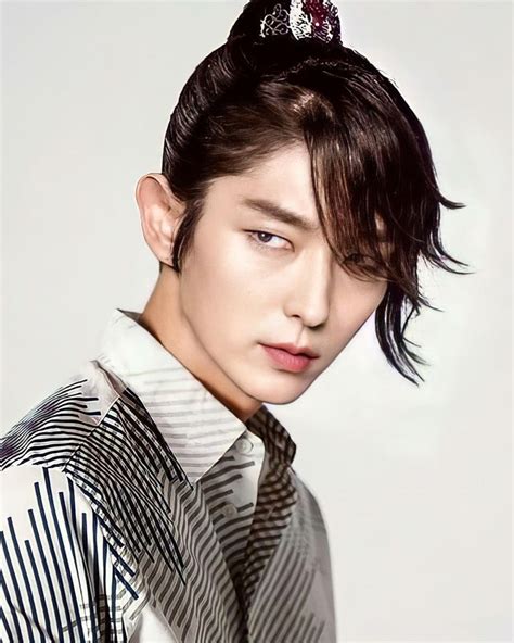 ปกพนโดย Ana María Sandoval Poveda ใน Lee Joon Gi