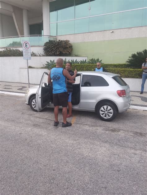 Urgente Punheteiro Preso Pelo Gop Na Praia Do Forte Em Cabo Frio Por