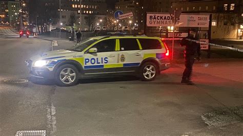 Stor Polisinsats I Centrala J Nk Ping Efter Hot Om Spr Ngladdning Svt Nyheter