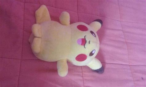 Mi pikachu de peluche Wiki Pokémon En Español Amino