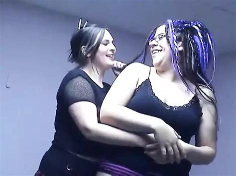 Horny Chunky Brunettes Use Vibrators In Bed XHamster