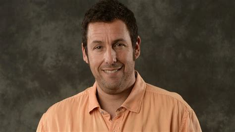 Está en MAX la película más rara de Adam Sandler que dura 90 minutos y