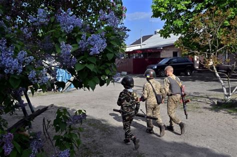 俄烏戰爭創傷心理 烏克蘭男童想從軍為父報仇 國際 中央社 Cna