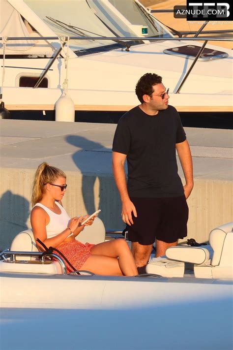 Sofia Richie Sexy Seen Flaunting Her Hot Bikini Body On Vacation With Elliot Grainge In France