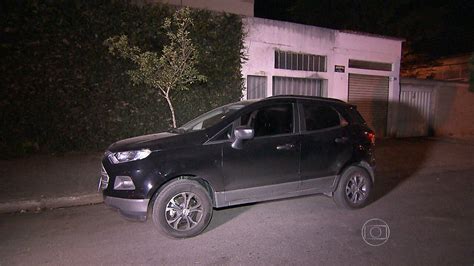 V Deo Tr S Homens S O Presos Suspeitos De Roubar Carro De Ex Jogador