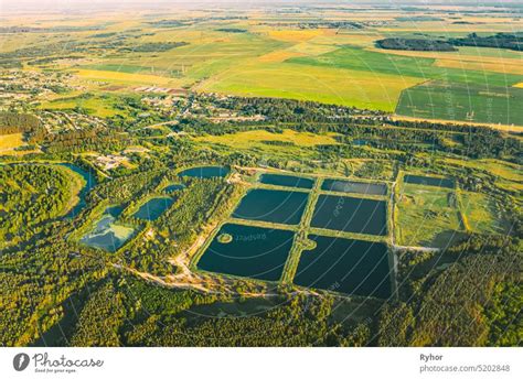 Luftaufnahme Rückhaltebecken Wet Pond Wet Detention Basin oder