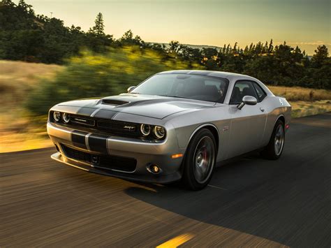 Сравнение Dodge Challenger SRT и Mitsuoka M55 по характеристикам ...