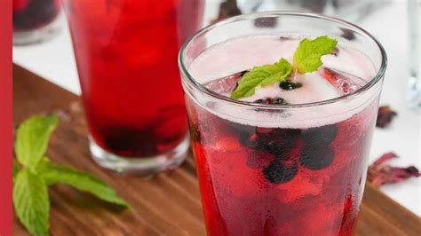 Refreshing Starbucks Very Berry Hibiscus Copycat Recipe TheFoodXP