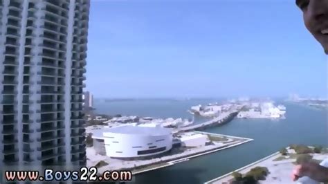 Big Dick Pissing Movie Gay Not Every One Can Sting There Lip And Take Castro S Supreme