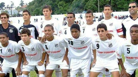 Marinho Vestiu Camisa Do Santos Na Base E Volta A Escrever Hist Ria