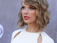 Hot Female Celebrities Ideas In Celebrities Celebrities Female Hottest Female