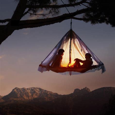 Rock Climbers Hanging Tent Specifications and Pictures : Latest Gadget ...