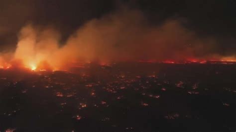 Devastating wildfires continue to spread in Maui, officials urge ...